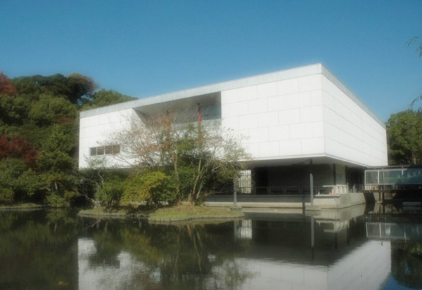 神奈川県立近代美術館